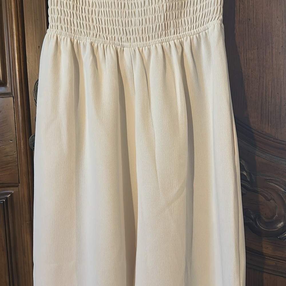 Like NEW Winter White Romantic Strapless Wide Leg with pockets Jumpsuit XS - Picture 9 of 10